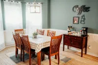 Casa de Tia Lala Cozy 6 beds near Expo Center, Airport, & Zoo - บังกะโล