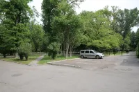Aero Hotel - parkir