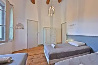 La Maison de Campagne , in Provence Gîte with swimming pool and bicycles - WiFi