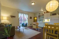 In the Heart of Port Townsend! Just Blocks to Downtown & Uptown Districts - Wifi
