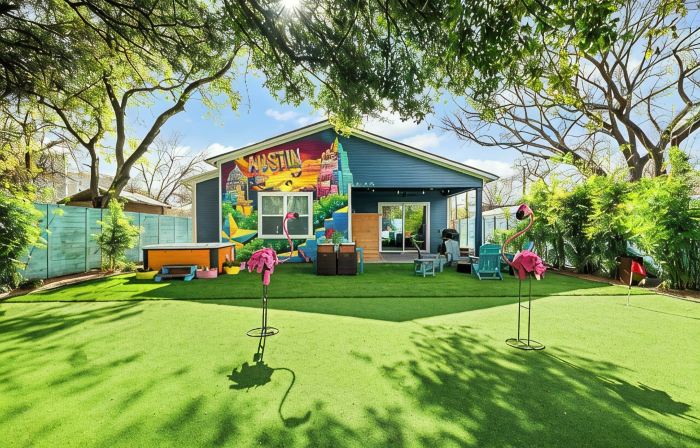 Chic 4Br Austin Retreat w/ Cowboy Pool, Hot Tub & Sauna — Near Downtown