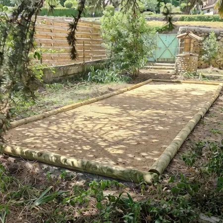 Bel Appartement Climatisé Avec Jardin et Piscine Отели в г. Обена