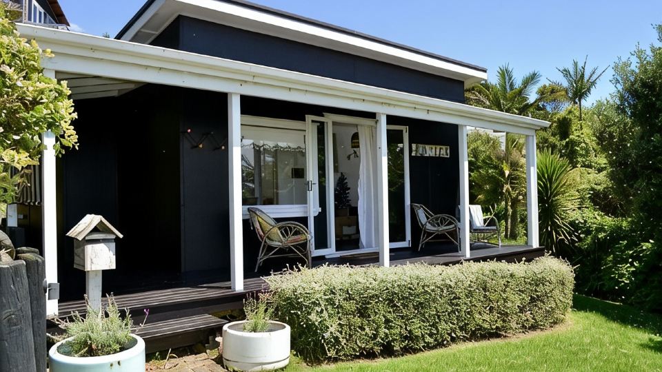 Rosie's cottage in Stanmore Bay , a short walk to beach with a great seaview.