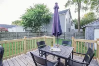 Sweet Retreat! Cozy 2 Bed & Bath By the Beach - Bungalow