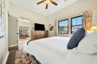 Cherry Ave Cottage Close to Downtown, Skiing, and More - Boutique