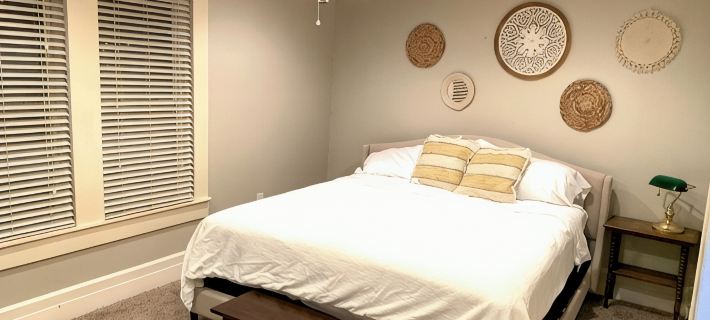 Bison Hall 7, no cleaning fee, near court square Hotels in Searcy