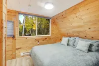 New!  Cozy 2-bedroom A-Frame with Hot Tub, Fire Pit, WiFi, AC and VIEWS! - 4 stjerner