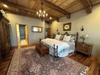Tranquil 7-bedroom house near the center of Taos