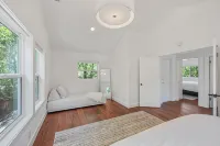 Immaculate home in the heart of wine country - Private Pools