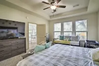Welcoming Montgomery Home in April Sound Gated Community! - Boutique