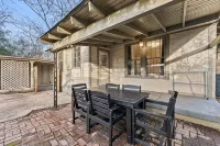4 KING BEDS Luxurious Historic Home in the Heart of Memphis - บังกะโล