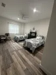 Waterfront! New build, two bedroom! Starlink WiFi - 3-Star