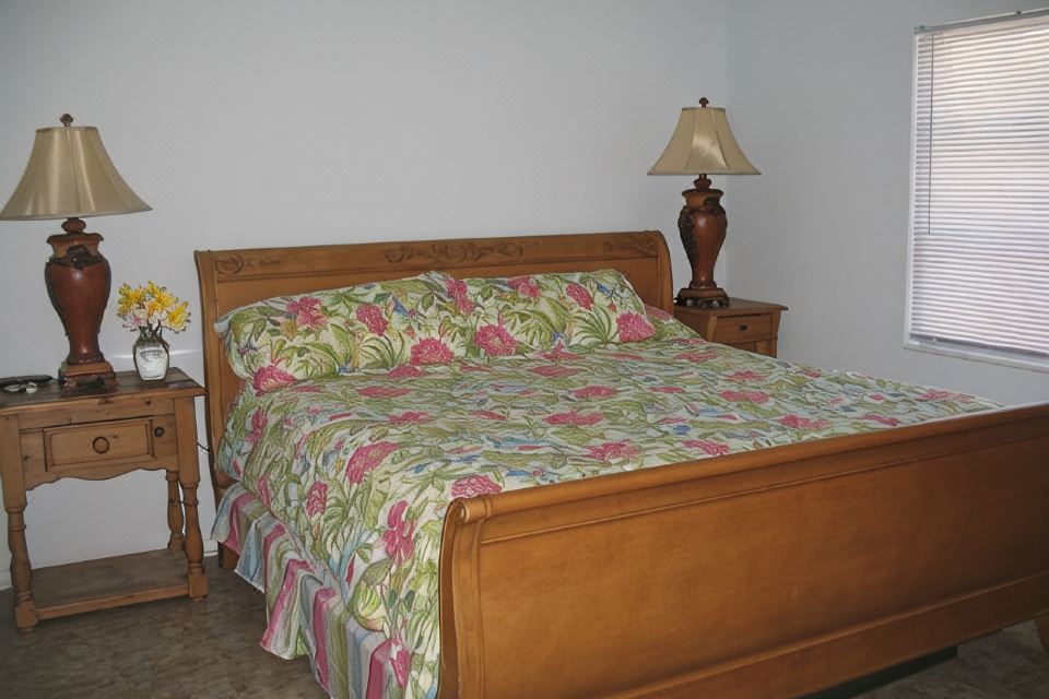 Photo 2 of 6