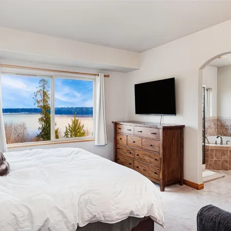 Awesome 5 bedroom, 4 bathroom, waterfront home with beautiful views and sauna.
