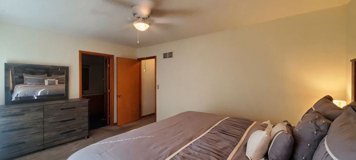 Comfy Newly Furnished Home Hotels in Johnson County
