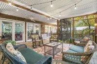 Treetop Montreat/Blk Mtn 5BR /4BA cabin w/Creek just 20 minutes to Asheville! - Chalets