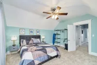 Central & Peaceful 3-bed home with a fireplace - 4-Star