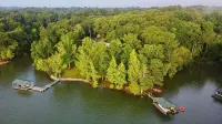 Gather at family-friendly Shelter Point on KY Lake - Homestays