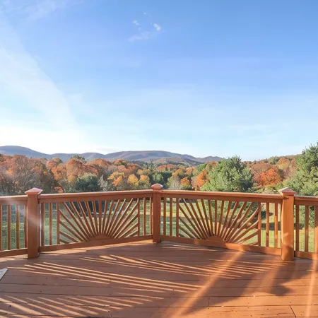 Luxury Mountain Lodge: Hot Tub and Incredible Mountain Views