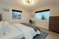 Stunning Views from this Modern Hood Canal Retreat - 4-Sterne