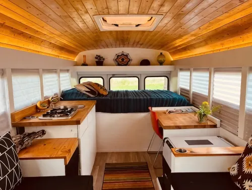 Stylish Skoolie Lake Cumberland - Homestays