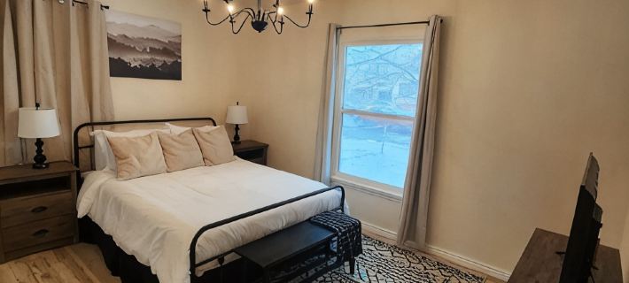 Provo Home! Close to BYU, Downtown Provo, 10 mins from Utah Valley University. Hotels in Provo