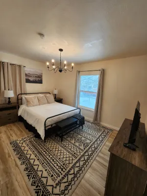 Provo Home! Close to BYU, Downtown Provo, 10 mins from Utah Valley University. - 3つ星