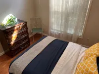 Cheerful & Spacious 3 Bedroom Home - Bungalows