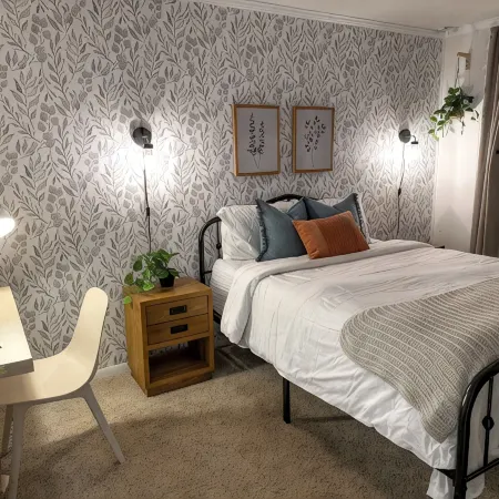 5 min walk to village and slopes! Peaceful 3 BR 2 Bath retreat