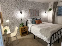 5 min walk to village and slopes! Peaceful 3 BR 2 Bath retreat - balcony