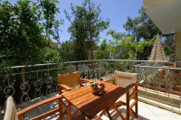 Afrodite Hotel Apartments - วิว