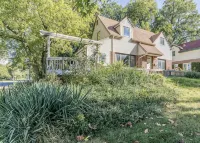 Stylish 4 Bedroom Home minutes from Downtown Champaign & Campus - 3つ星