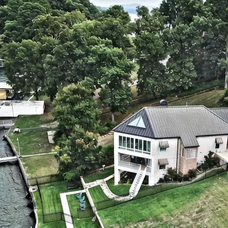Modern Serene Lake house -Panoramic View of Main Channel