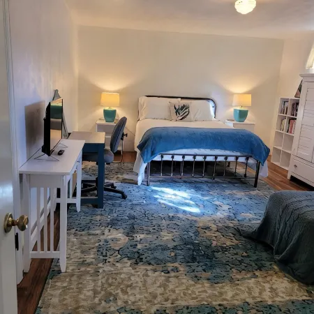 Beautifully furnished, spacious, comfortable. 1 block to campus.