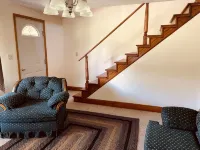 Chad’s place 4- Bedroom 2-BR home at Smoke Hole Wi-Fi -Pet Friendly- sleeps 8-10 - Homestays