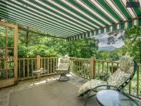 Badger's Den- Cozy Treetop Studio - Wifi
