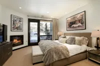 9 Million Luxury Residence at “Monarch on the Park”Downtown Aspen with Parking - Lyx