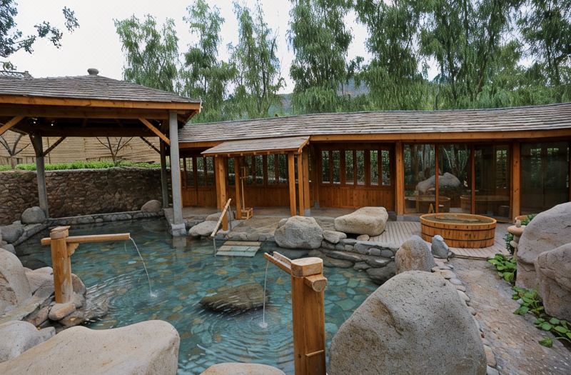 Gubei Water Town Imperial Springs Hotel