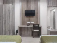 Hotel Praj Paradise - parking