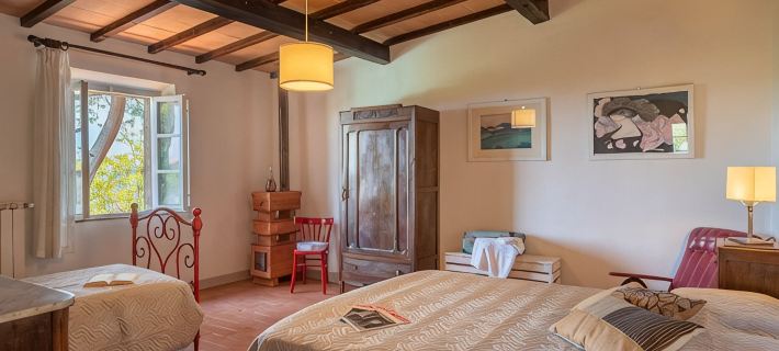 Villa in Gambassi with pool, A/C, village and restaurant at walking distance, Hotels in Gambassi Terme