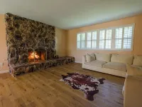 5Br Pool, Sauna & Game Room,Near UCR - Homestays