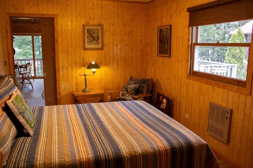 Charming and Cozy, 3-Season, Fence Lake Cottage with Beautiful Sunset View - balcony