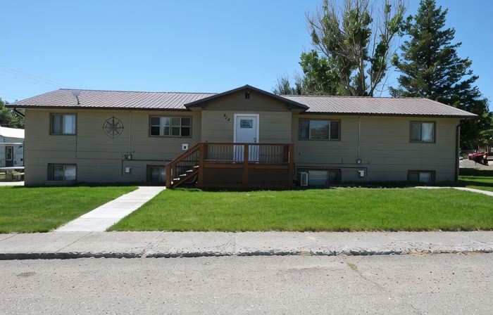 Freshly Remodeled 2 Bedroom, Full Kitchen, living Room Suite, in Cascade unit #4