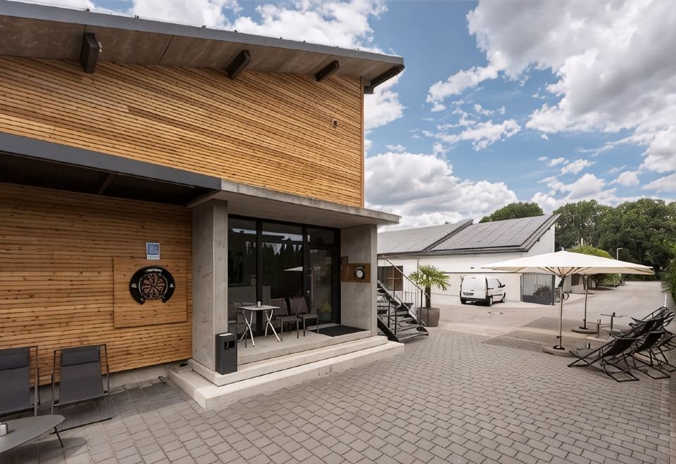 Hotel Garni Max Zwo - Housity