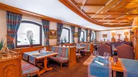 Kaiserhof Superior - breakfast
