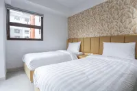 Clovers Residence @Solo Urbana Near Uns - Homestays