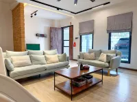 Bukit Indah Timber House | KTV Family Escape 10Pax - ヴィラ