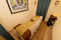 โฮลีวอเตอร์ โรงแรม บาย คงคา กินาเร (150 เมตร จาก คงคา ฆาต) - ที่มีสปา