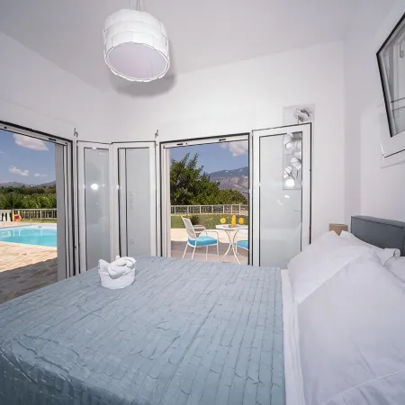 Luxury Villa with Guest House in tranquil setting with Private pool