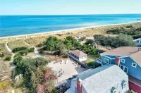 Your own private beach with this charming 3-bedroom beachfront house! - Boutique